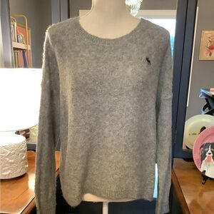 Abercrombie & Fitch Gray Split Back Sweater🫎🧣🧤🥰